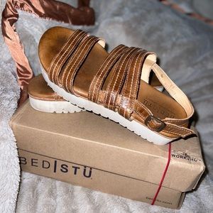 Bedstu Ensley Sandal